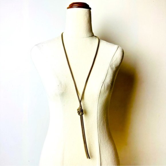 Vintage Mesh Knot Pendant Long Statement Necklace - Picture 4 of 9